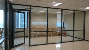 Dịch vụ thay thế kính vỡ vách nhôm kính
